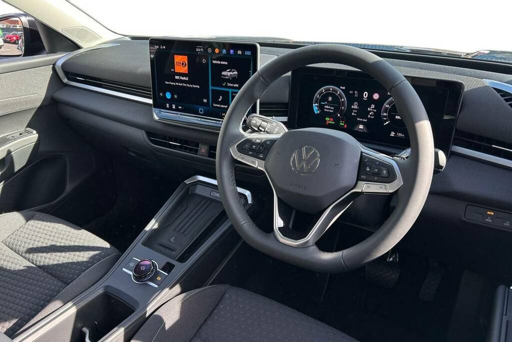 Volkswagen T-Roc 1.5 Etsi Life Dsg Black #4