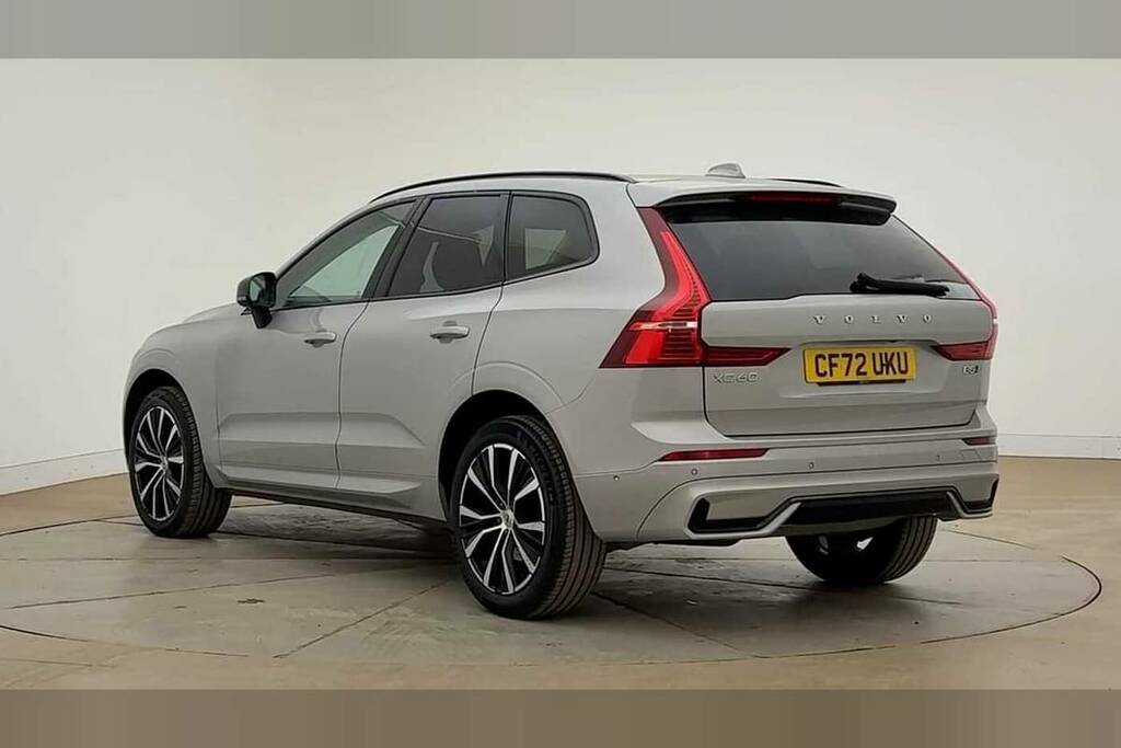 Volvo XC60 2.0 B5p Plus Dark Awd Geartronic Silver #3