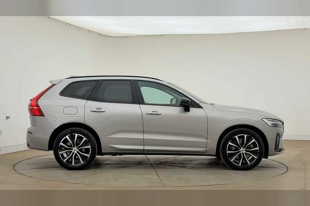 Volvo XC60 2.0 B5p Plus Dark Awd Geartronic Silver #2