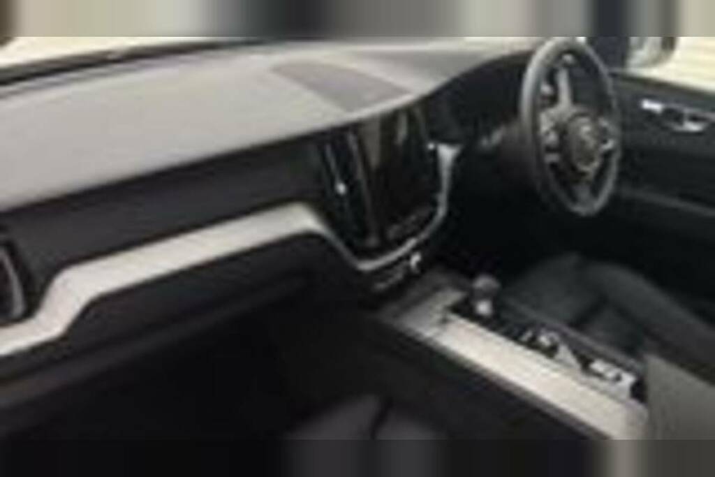 Volvo XC60 2.0 B5p Plus Dark Awd Geartronic Silver #6