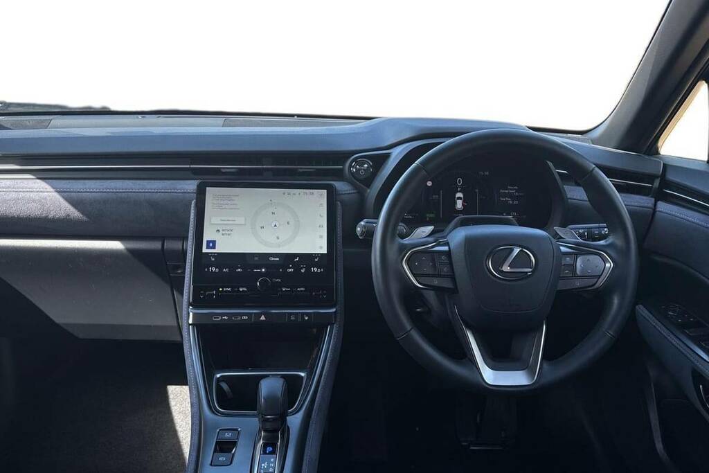 Lexus LBX 1.5 Takumi Design E-cvt Blue #6