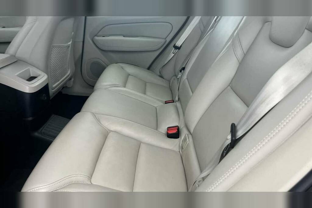 Volvo XC60 2.0 B6p 300 R Design Awd Geartronic Grey #7