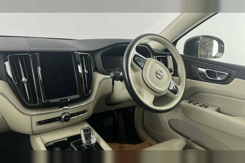 Volvo XC60 2.0 B6p 300 R Design Awd Geartronic Grey #8