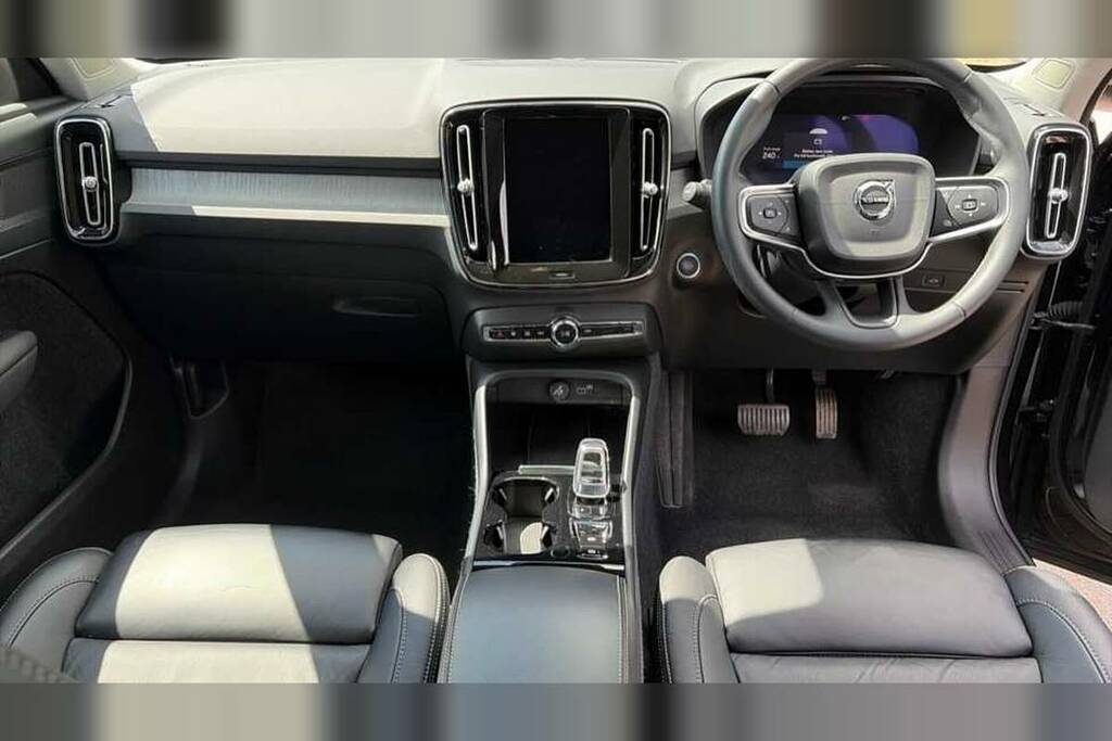 Volvo XC40 2.0 B3p Plus Dark Black #5