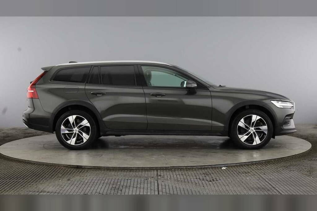 Volvo V60 Cross Country 2.0 B4d Cross Country Awd Grey #3