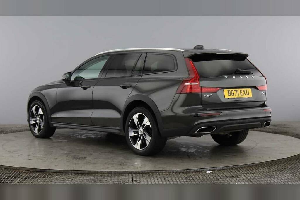 Volvo V60 Cross Country 2.0 B4d Cross Country Awd Grey #2