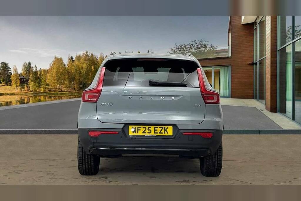 Volvo XC40 2.0 B3p Ultra Dark Grey #4
