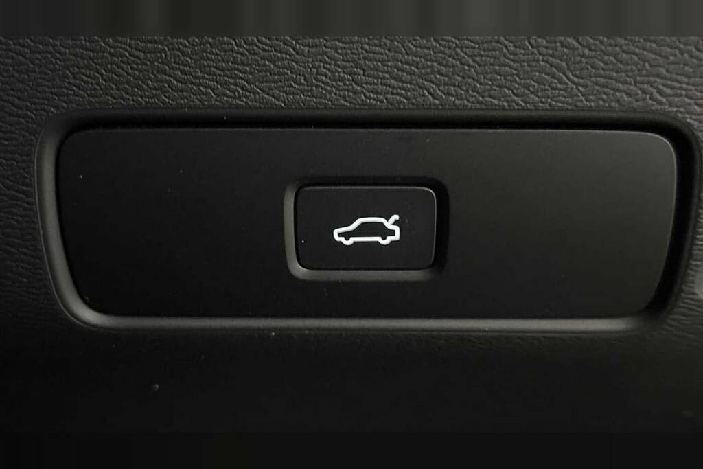 Volvo XC40 Ultra, B3 Mild Hybrid, Dark Blue #29