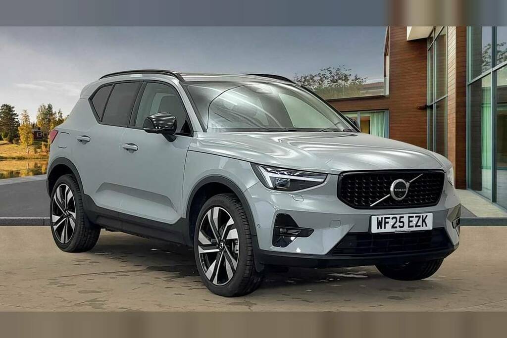 Volvo XC40 2.0 B3p Ultra Dark Grey