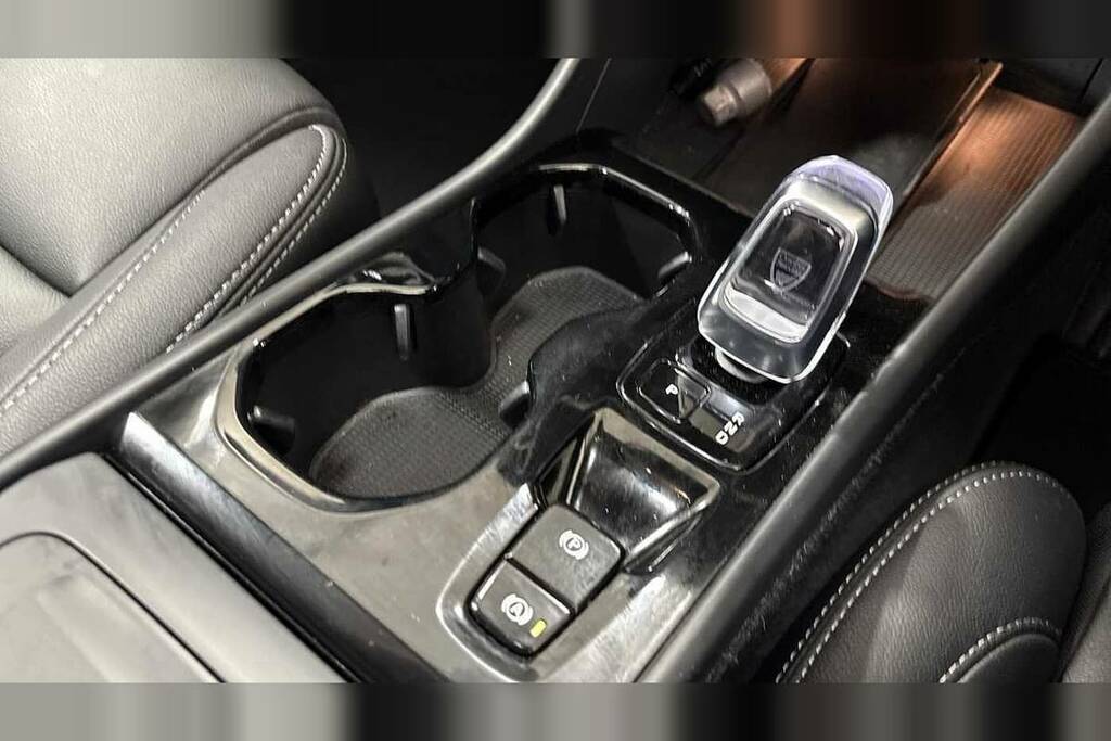 Volvo XC40 Ultra, B3 Mild Hybrid, Dark Blue #31
