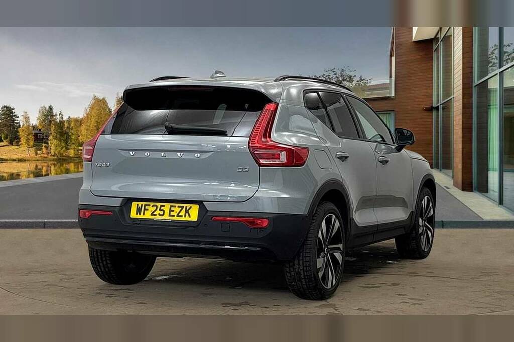Volvo XC40 2.0 B3p Ultra Dark Grey #3