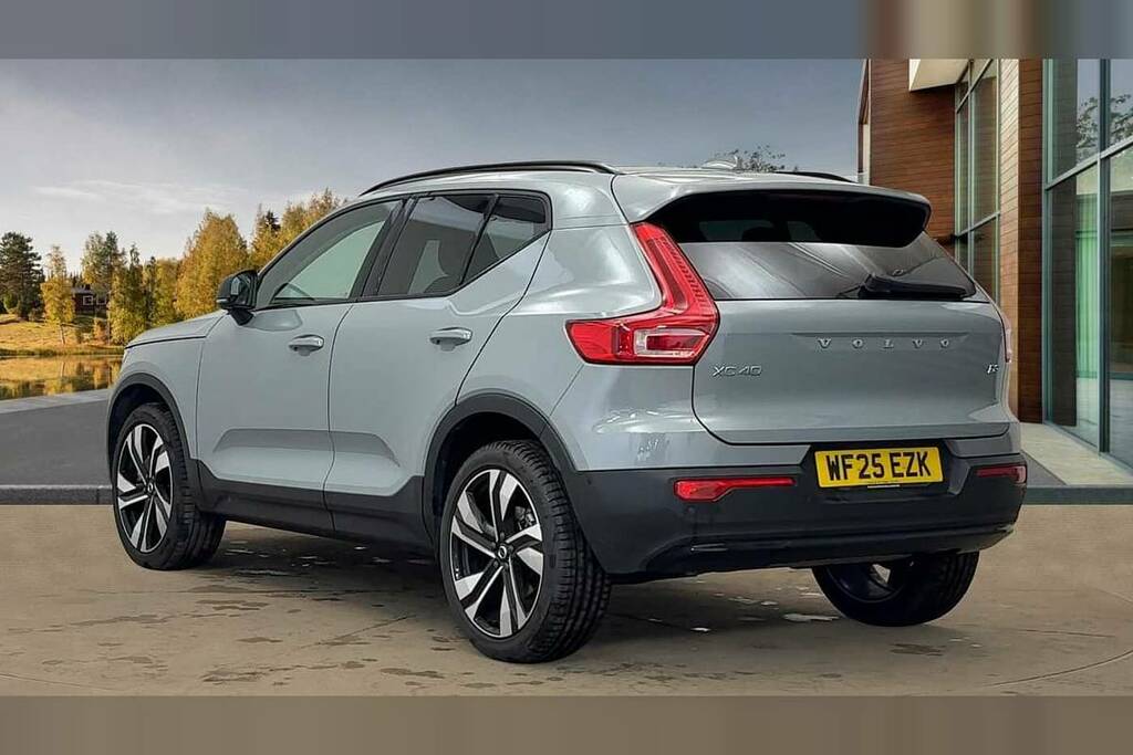Volvo XC40 2.0 B3p Ultra Dark Grey #5