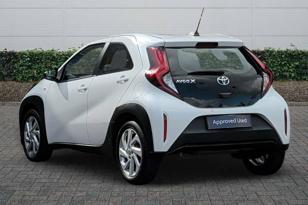 Toyota Aygo X 1.0 Vvt-i Pure White #2