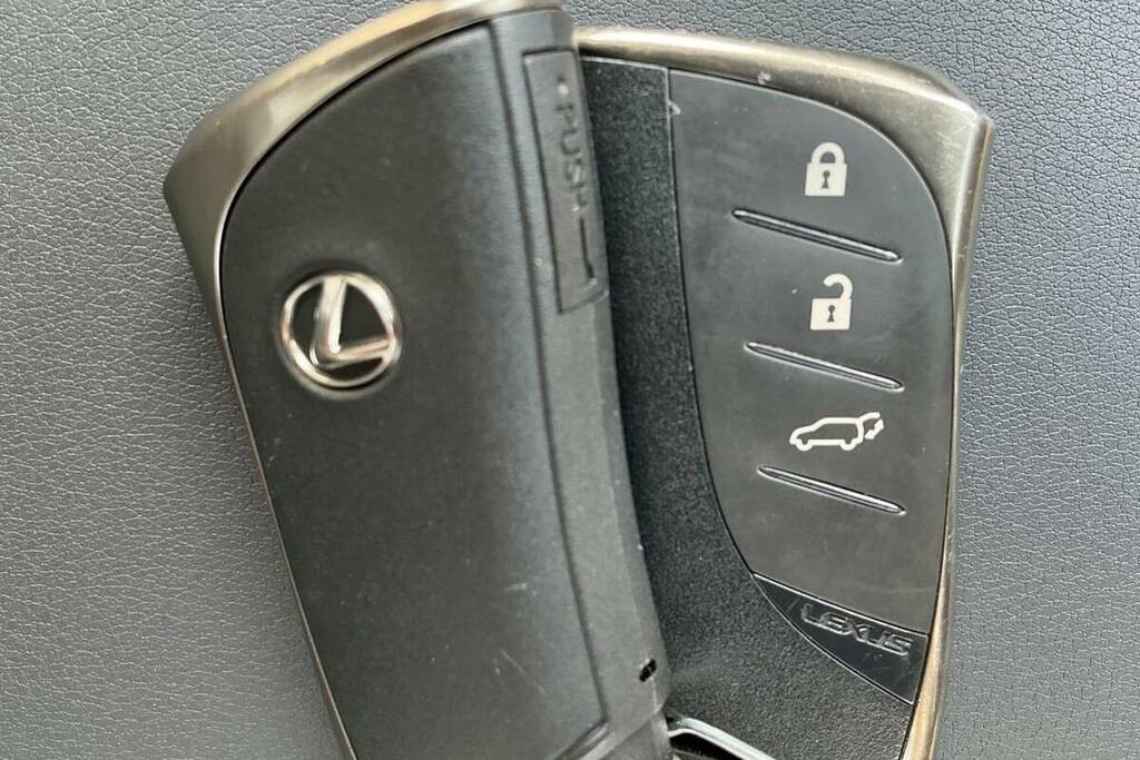 Lexus NX 2.5 450H 18.1Kwh Takumi Suv Plug-in Hy Grey #27