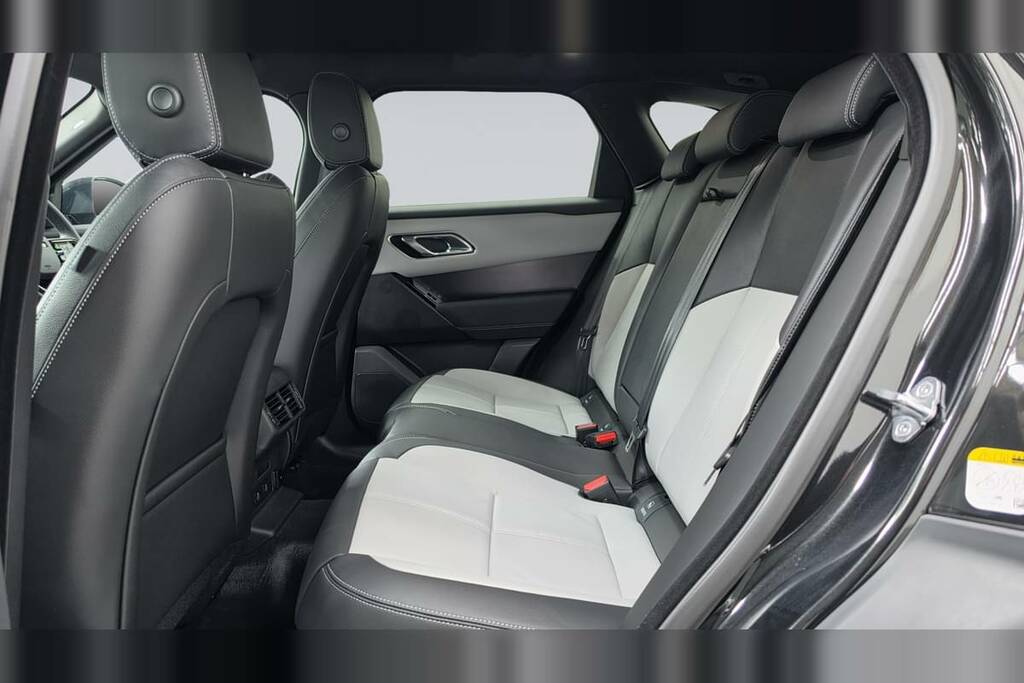 Land Rover Range Rover Velar 2.0 P400e Belgravia Edition Black #4
