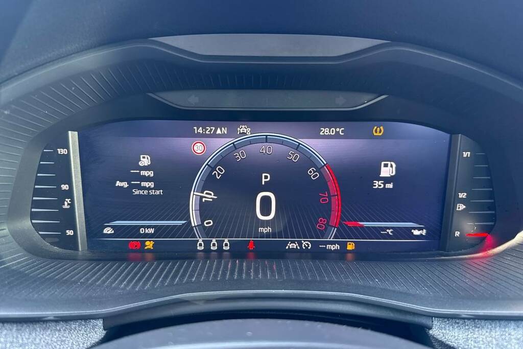 Skoda Scala 1.0 Tsi 116 Se Edition Dsg White #4