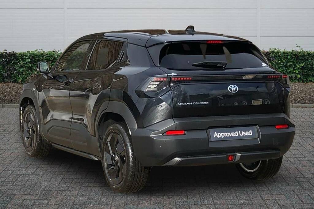 Toyota Urban Cruiser 128Kw Design 61Kwh Black #2