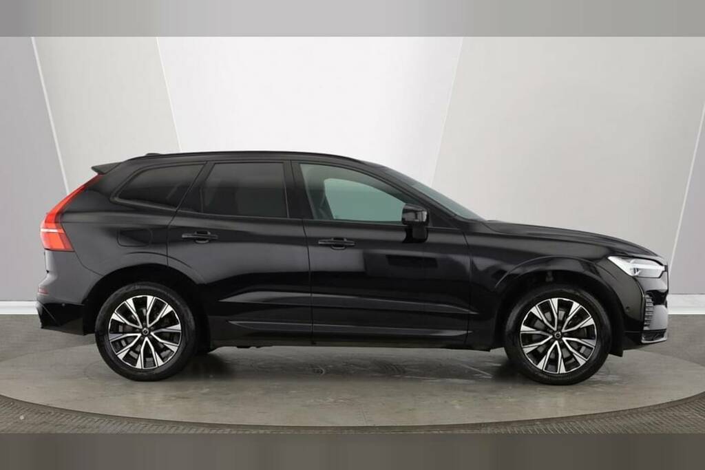 Volvo XC60 2.0 B4d Plus Dark Awd Geartronic Black #2
