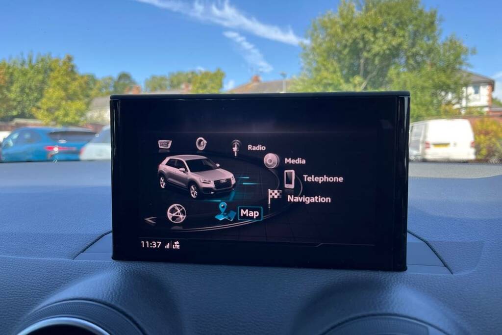 Audi Q2 30 Tfsi Sport Black #3