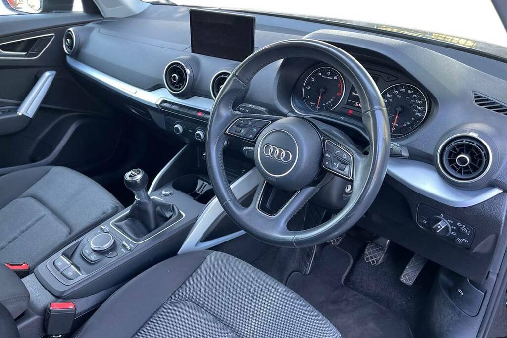Audi Q2 30 Tfsi Sport Black #4