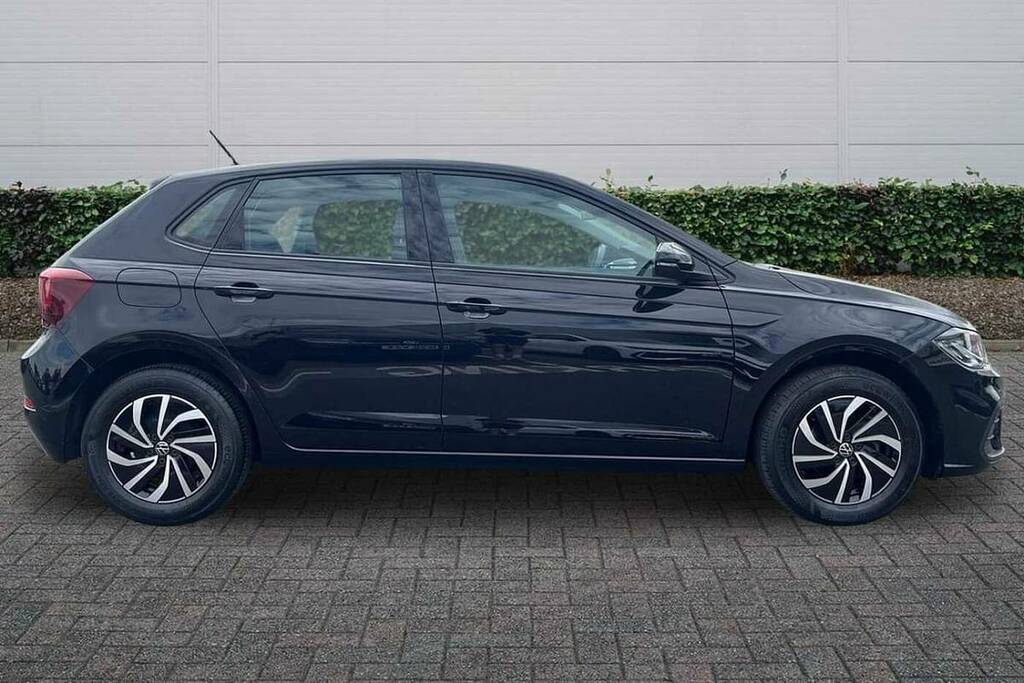 Volkswagen Polo 1.0 Tsi Life Black #4