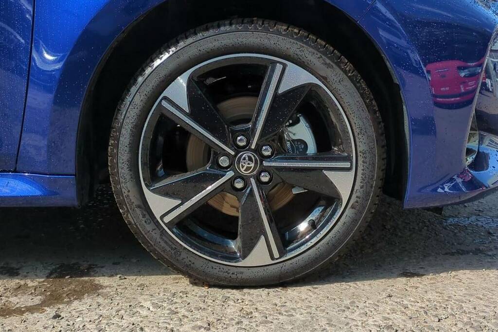 Toyota Yaris 1.5 Vvt-h Design E-cvt Euro 6 Ss Black #15