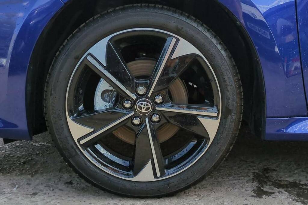 Toyota Yaris 1.5 Vvt-h Design E-cvt Euro 6 Ss Black #16