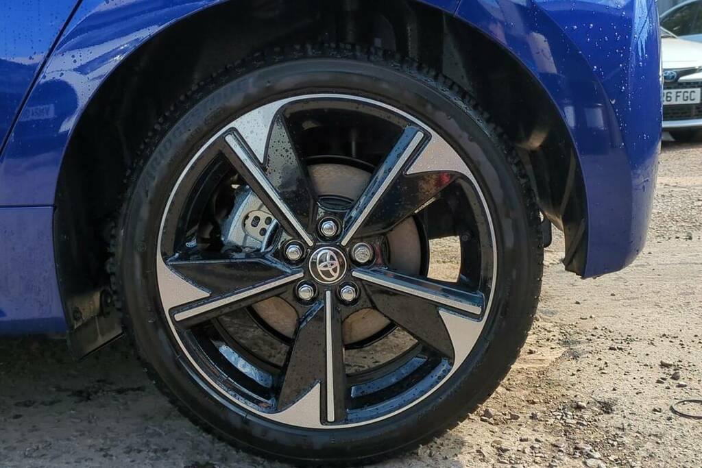 Toyota Yaris 1.5 Vvt-h Design E-cvt Euro 6 Ss Black #17