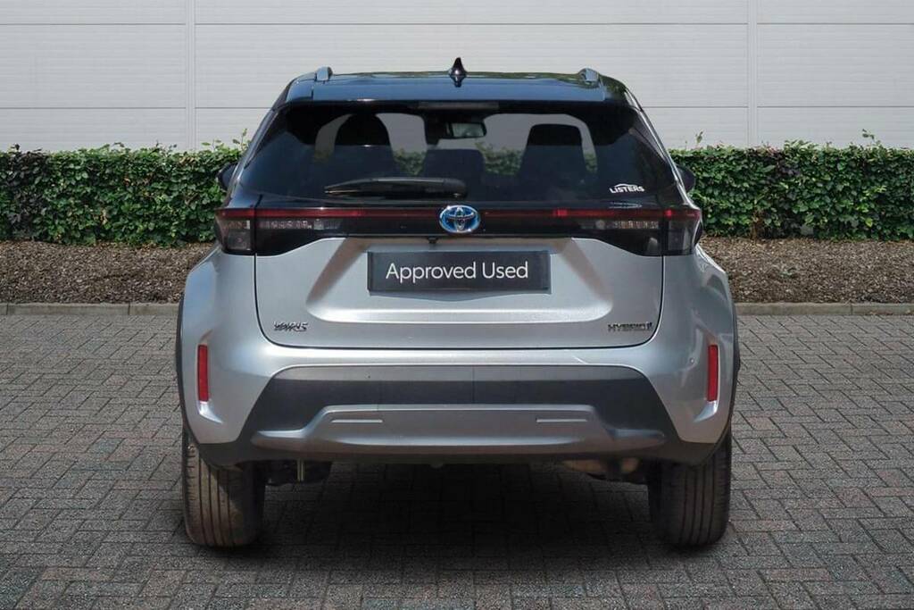 Toyota Yaris Cross 1.5 Hybrid Premiere Edition Cvt Silver #4