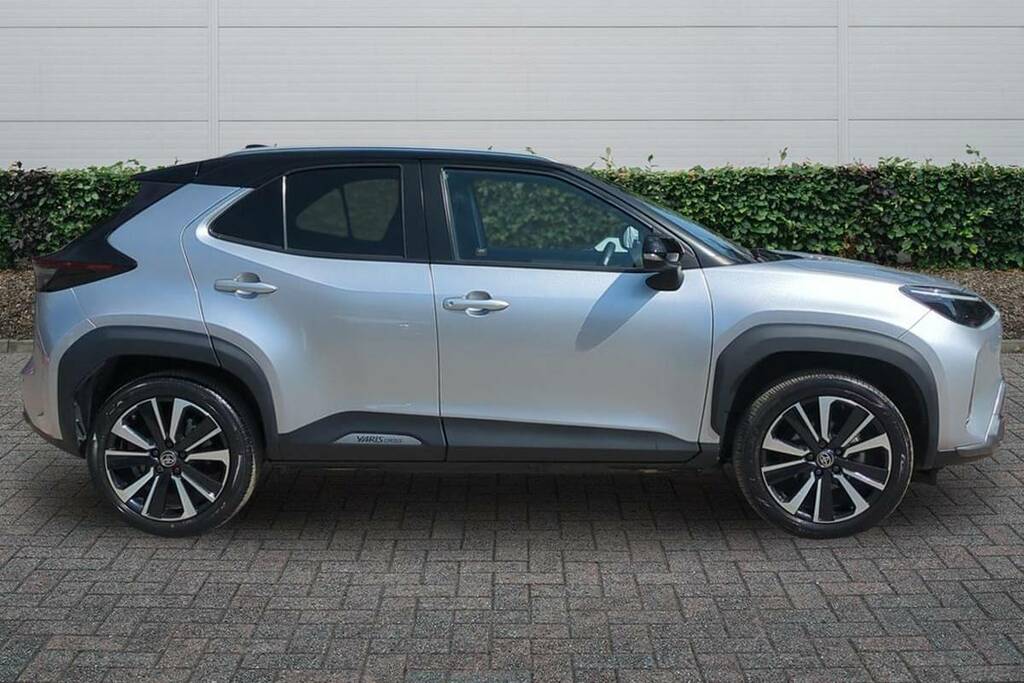 Toyota Yaris Cross 1.5 Hybrid Premiere Edition Cvt Silver #5