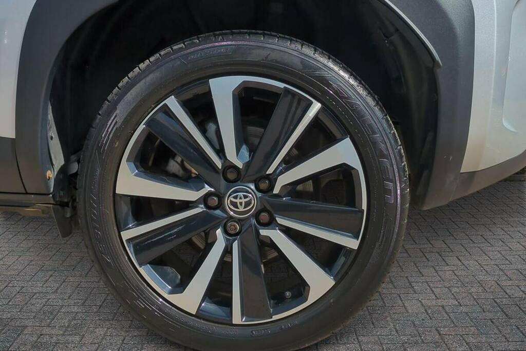 Toyota Yaris Cross 1.5 Hybrid Premiere Edition Cvt Silver #6