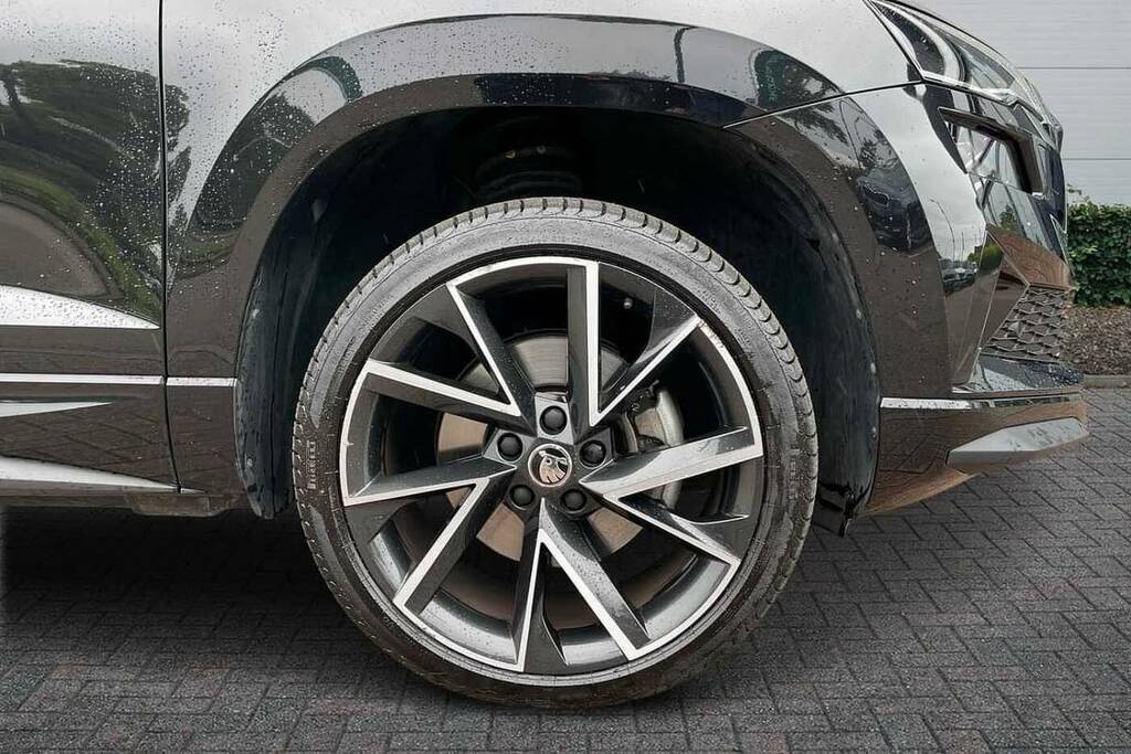Skoda Karoq 1.5 Tsi Sportline Dsg Black #5