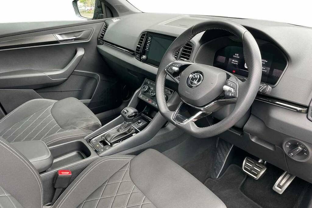 Skoda Karoq 1.5 Tsi Sportline Dsg Black #6