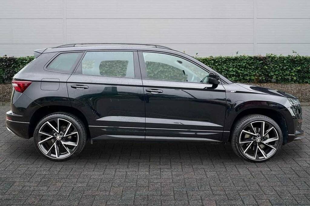 Skoda Karoq 1.5 Tsi Sportline Dsg Black #4