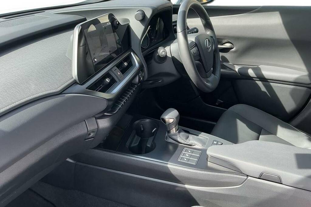 Lexus UX 250H 2.0 F-sport Design Cvt White #5