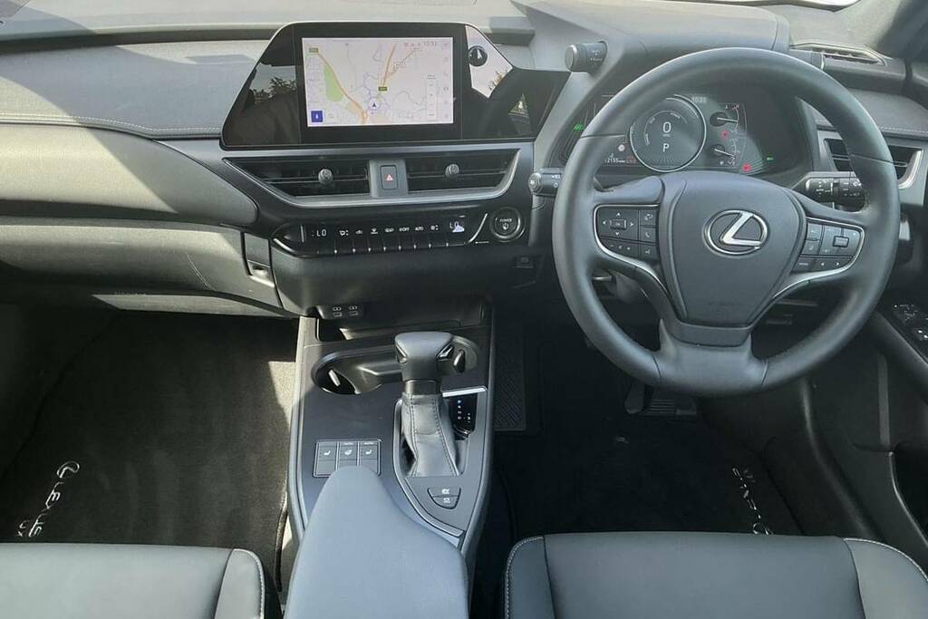 Lexus UX 250H 2.0 F-sport Design Cvt White #6