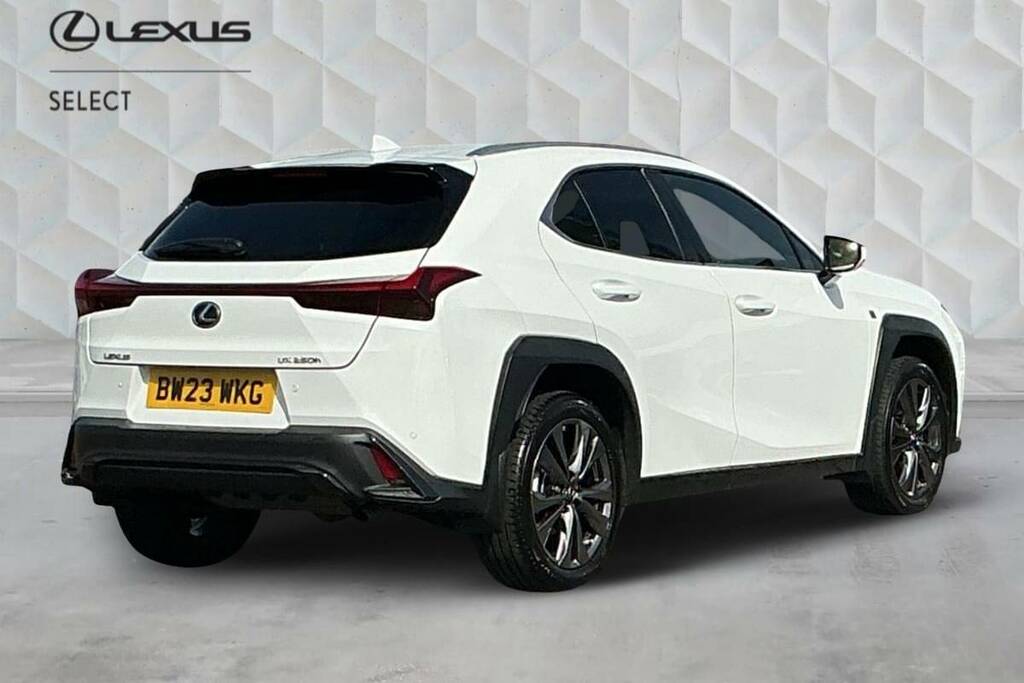 Lexus UX 250H 2.0 F-sport Design Cvt White #2