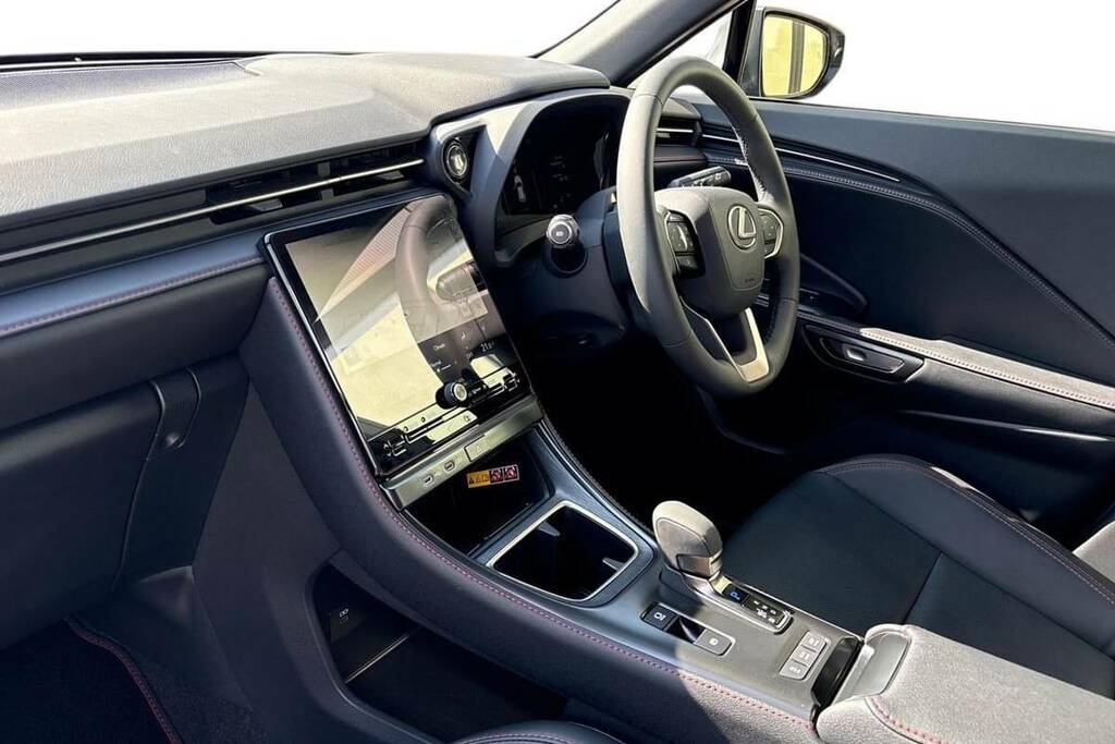 Lexus LBX 1.5 Premium Plus E-cvt Black #5