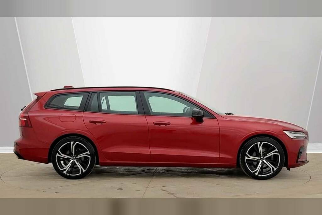 Volvo V60 2.0 B4p Plus Dark 7 Speed Red #2