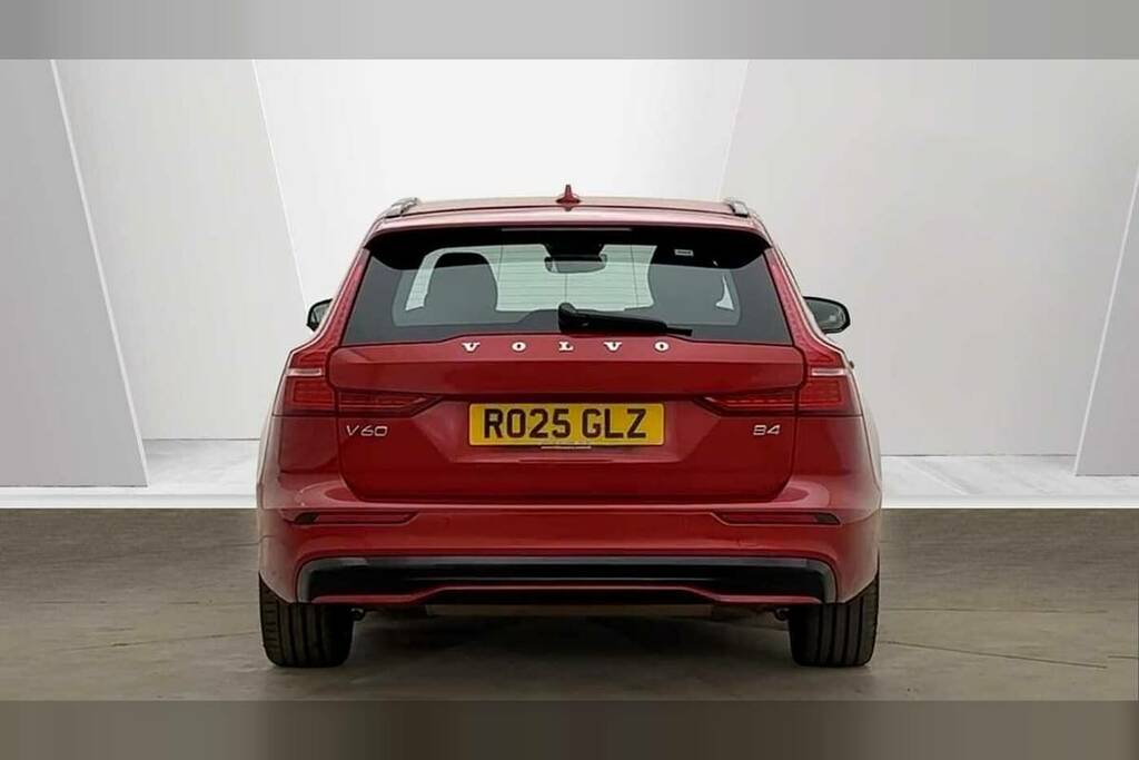 Volvo V60 2.0 B4p Plus Dark 7 Speed Red #4