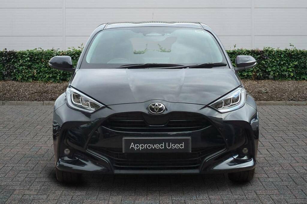 Toyota Yaris 1.5 Hybrid Design Cvt Black #3