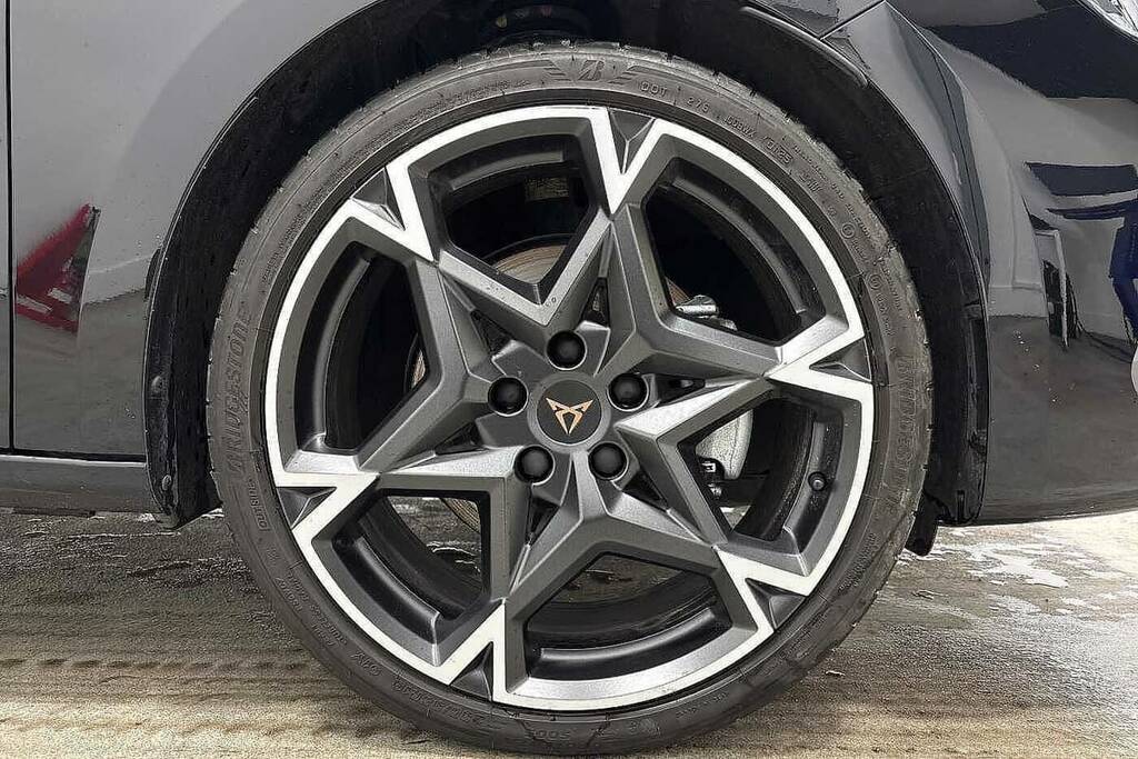 Cupra Leon 1.5 Etsi 150 V2 Dsg KS25YEF Black #5