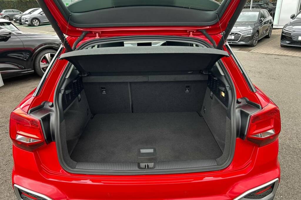 Audi Q2 35 Tfsi Sport S Tronic VN23BLV Red #2