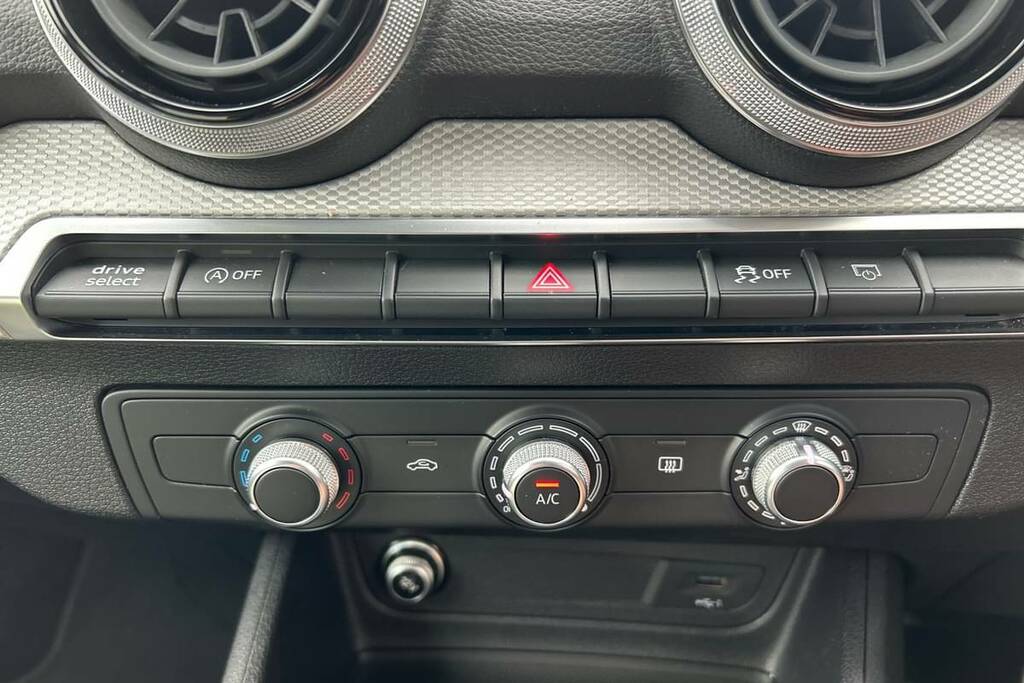 Audi Q2 35 Tfsi Sport S Tronic VN23BLV Red #6