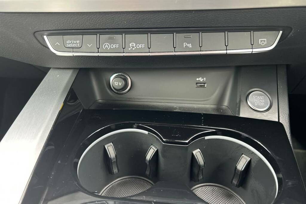 Audi A4 Avant 40 Tfsi 204 S Line S Tronic VE73ONR White #6
