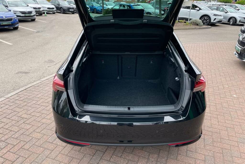 Skoda Octavia 2.0 Tdi 150 Se L Dsg Black #2