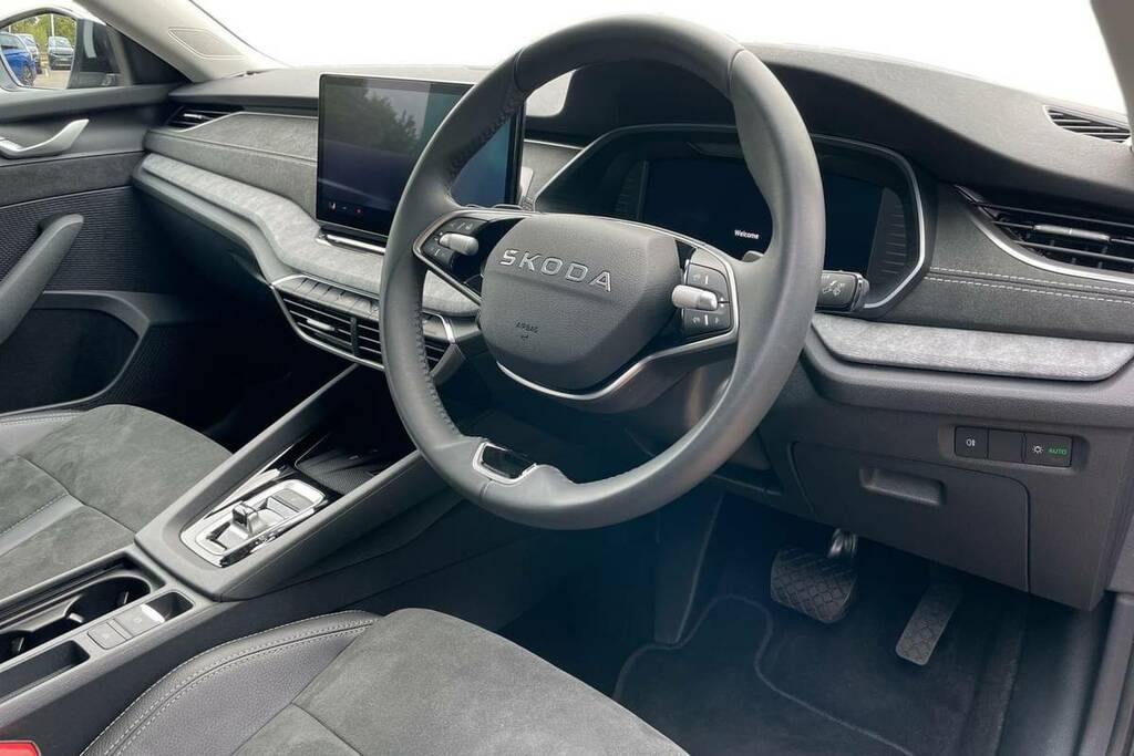 Skoda Octavia 2.0 Tdi 150 Se L Dsg Black #4