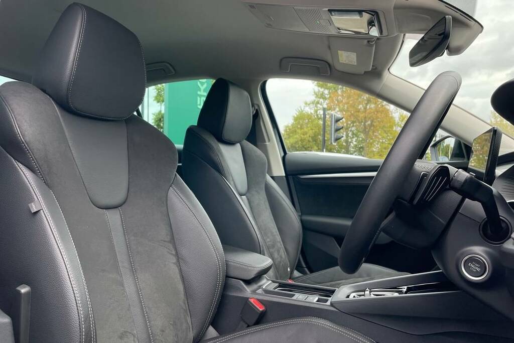 Skoda Octavia 2.0 Tdi 150 Se L Dsg Black #5