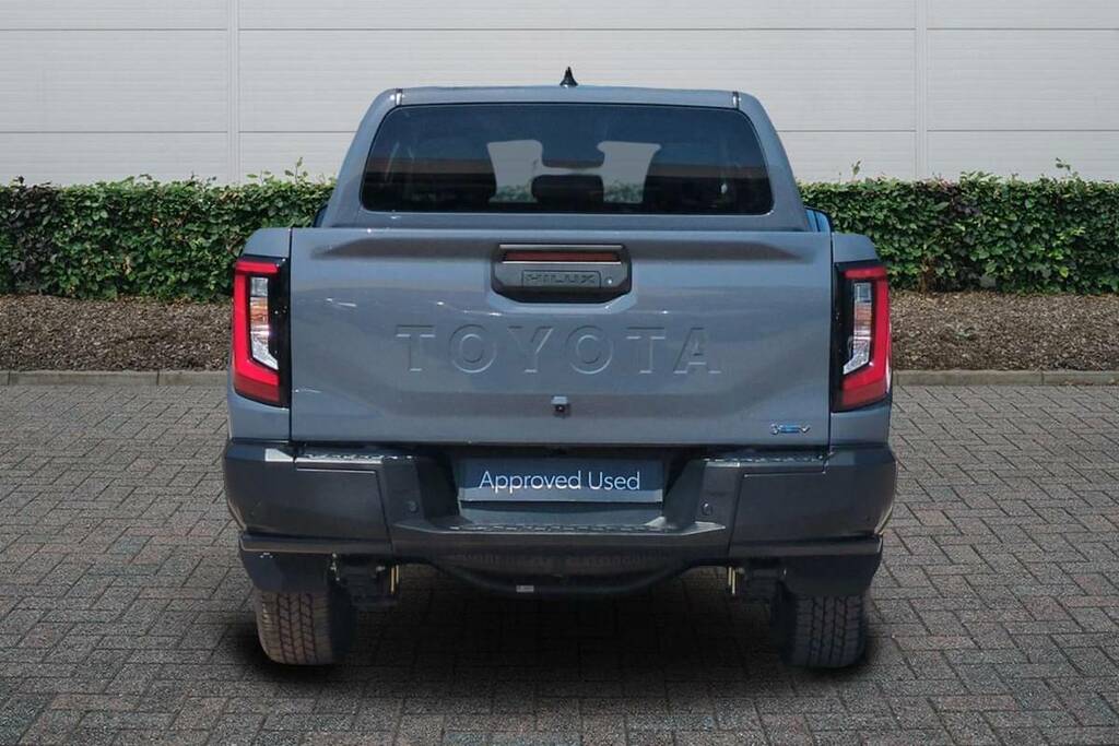 Toyota HILUX 144Kw Invincible 59Kwh Dcab Pick Up Grey #4