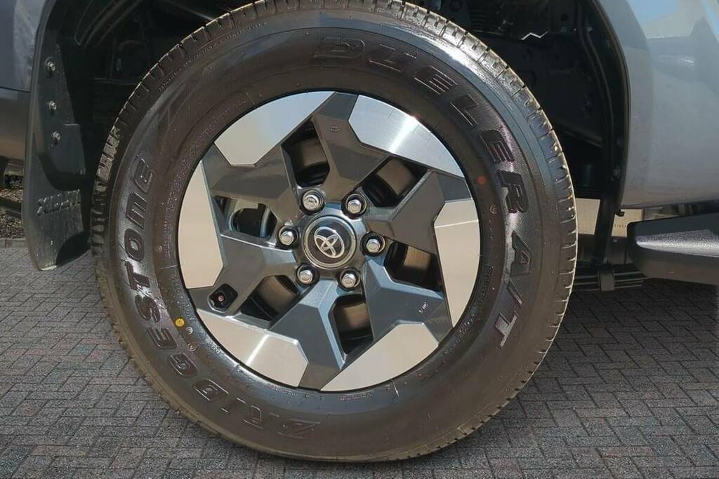 Toyota HILUX 144Kw Invincible 59Kwh Dcab Pick Up Grey #6